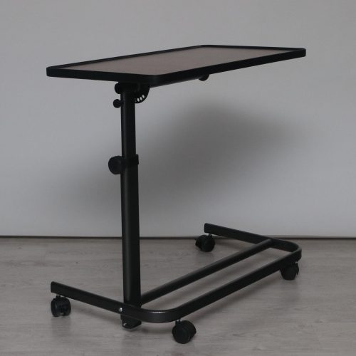 Felállást segítő fotelhez állványos kisasztal barna asztallappal
