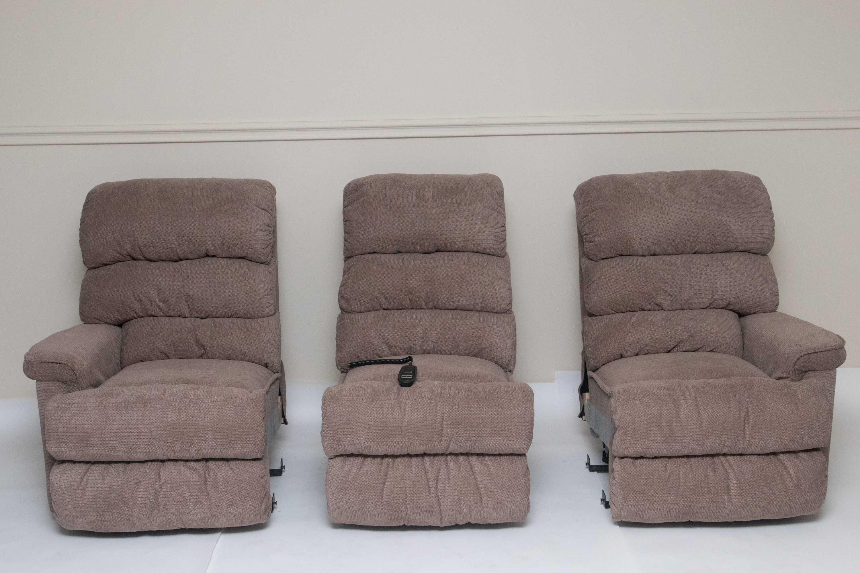 Helyszínen szerelhető három személyes kanapé - Preston